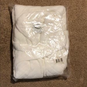 Woman’s white robe new with tags from Ulta